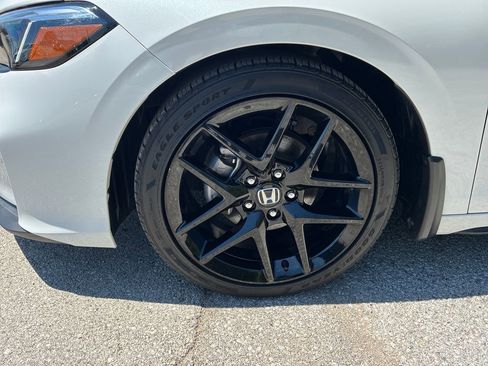 Used 2025 Honda Civic Sport image 9