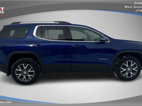 Used 2023 GMC Acadia SLE w/ Driver Convenience Package image 4