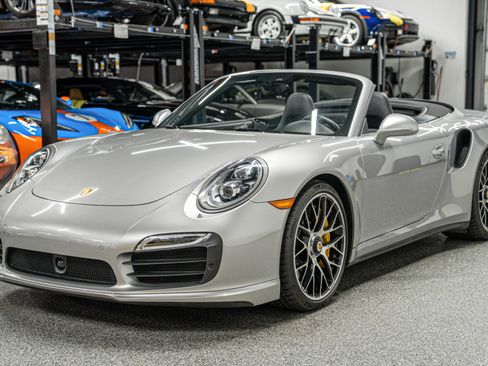 Used 2016 Porsche 911 Turbo S image 5
