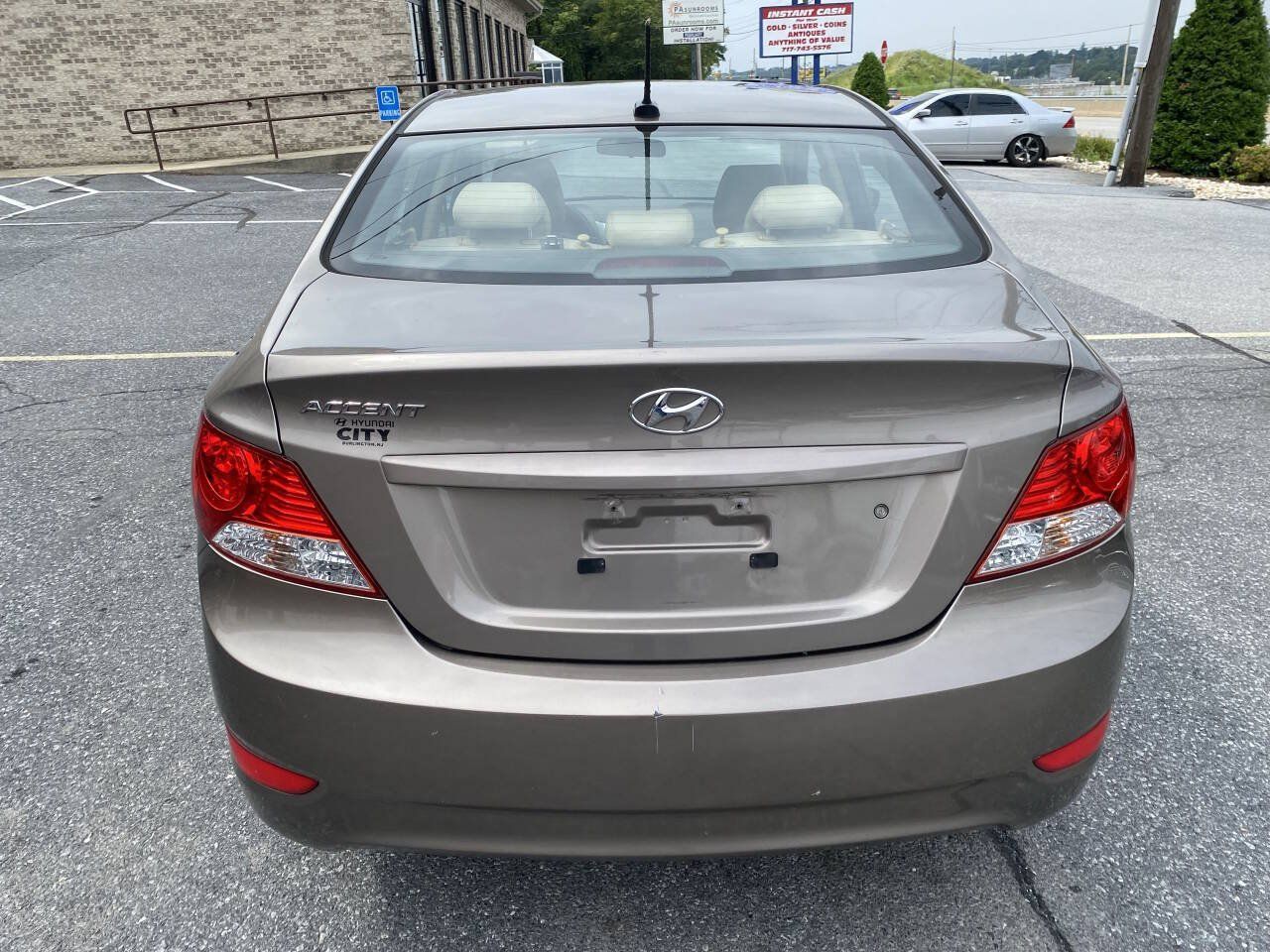 Used 2014 Hyundai Accent GLS w/ Option Group 2 FWD image 6