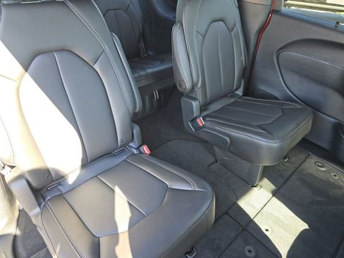New 2026 Chrysler Pacifica Select w/ S Appearance Package image 24