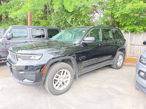 Used 2024 Jeep Grand Cherokee Laredo X AWD/4WD image 1