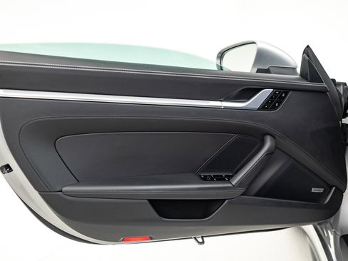 Used 2020 Porsche 911 Carrera image 34