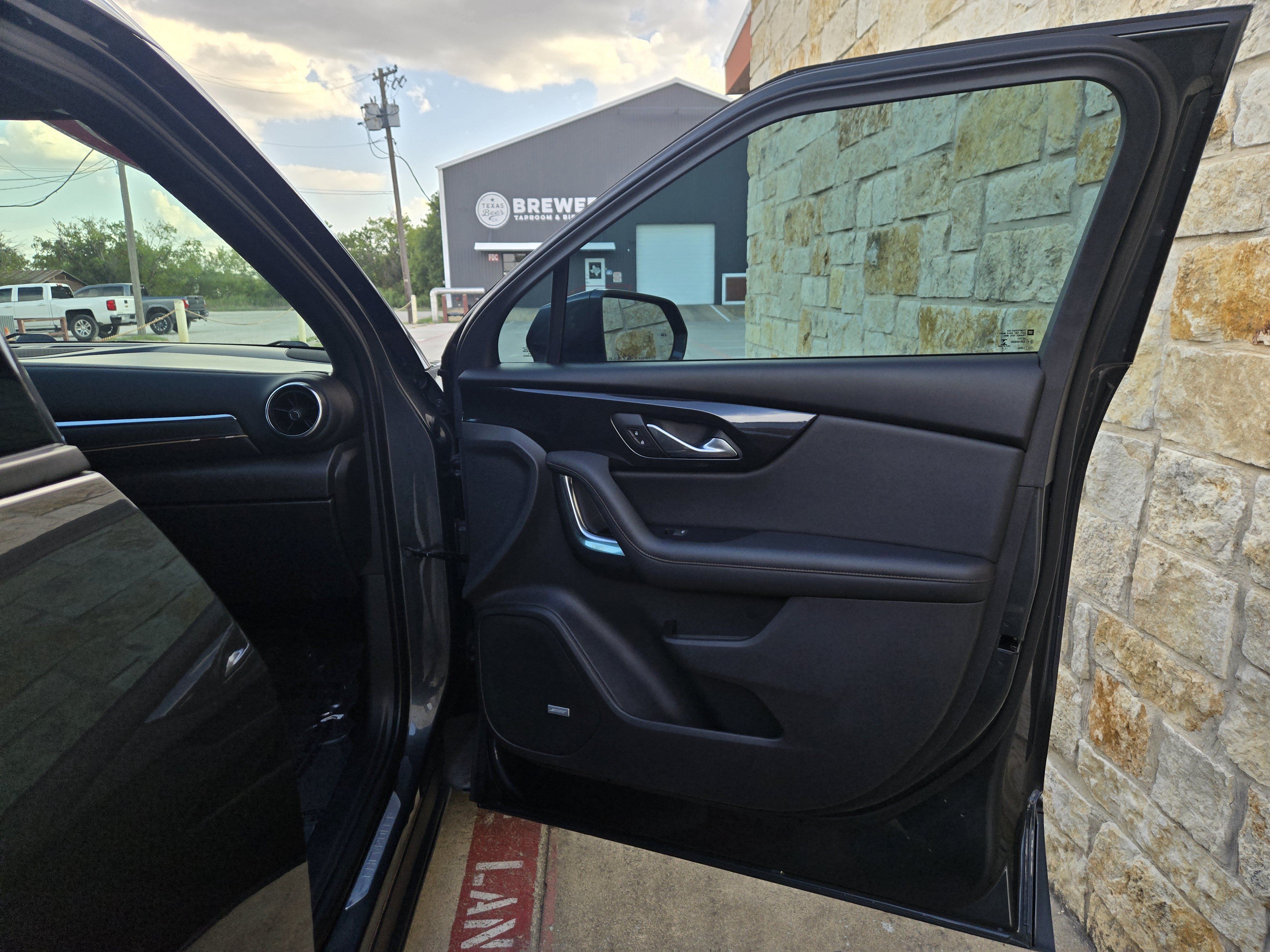 Used 2019 Chevrolet Blazer Premier w/ Sun and Wheels Package FWD image 8