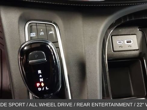 Used 2023 Cadillac Escalade Sport AWD/4WD image 32