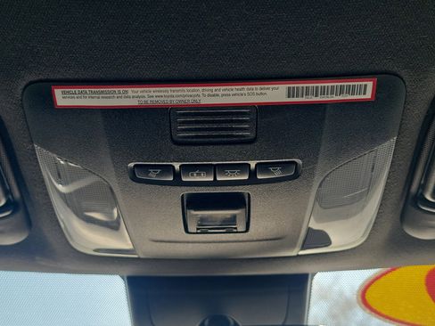 Used 2020 Toyota Corolla SE image 33