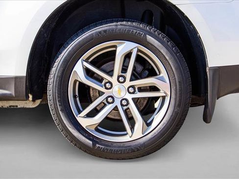 Used 2016 Chevrolet Equinox LTZ w/ Enhanced Convenience Package AWD/4WD image 9