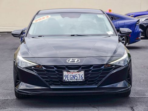 Used 2023 Hyundai Elantra SEL w/ Cargo Package image 2