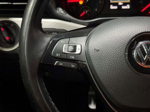 Used 2020 Volkswagen Passat 2.0T SE image 17