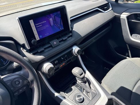 Used 2025 Toyota RAV4 LE image 20