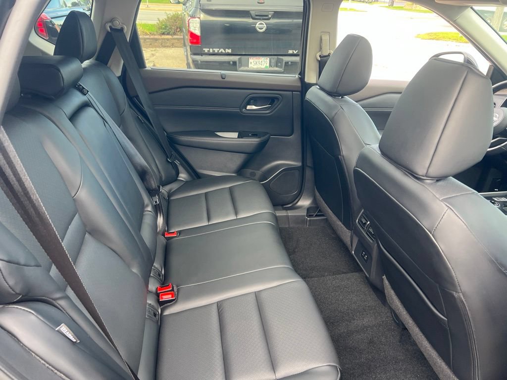 Certified 2023 Nissan Rogue SV w/ SV Premium B Package AWD/4WD image 15