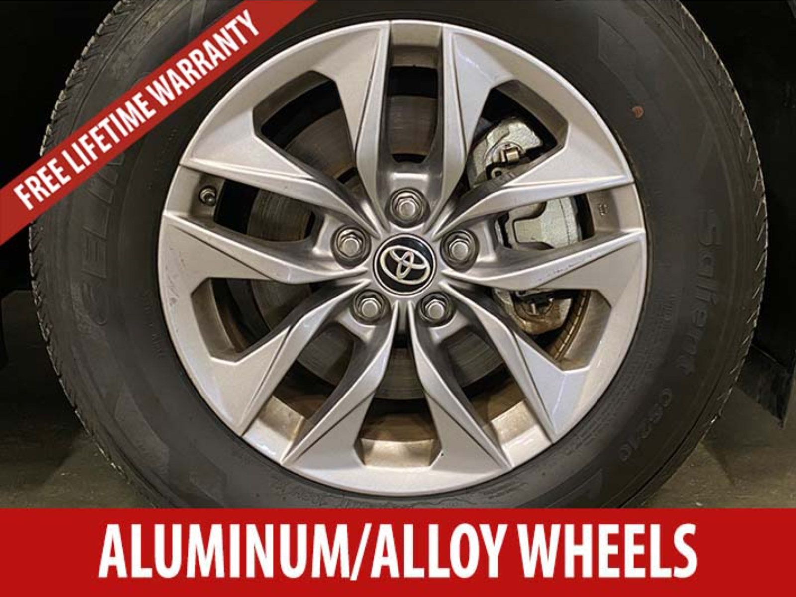 Used 2025 Toyota Sienna LE FWD image 7