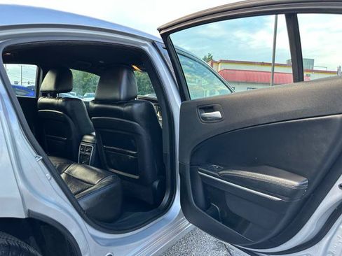 Used 2020 Dodge Charger SXT w/ Leather Interior Group RWD image 16
