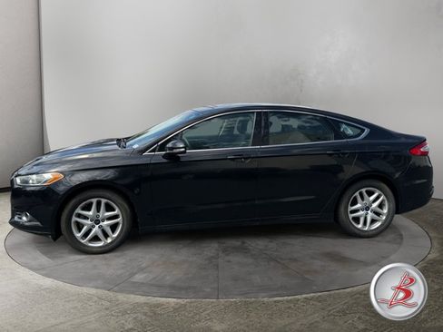 Used 2015 Ford Fusion SE w/ Equipment Group 202A FWD image 4