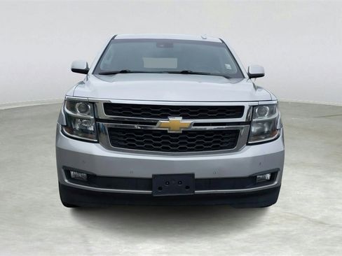 Used 2019 Chevrolet Suburban LT image 2