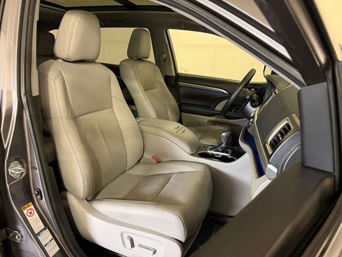 Used 2018 Toyota Highlander Limited Platinum AWD/4WD image 27