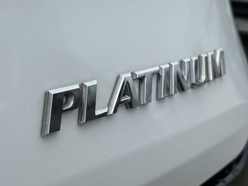 Used 2025 Toyota Sienna Platinum image 10