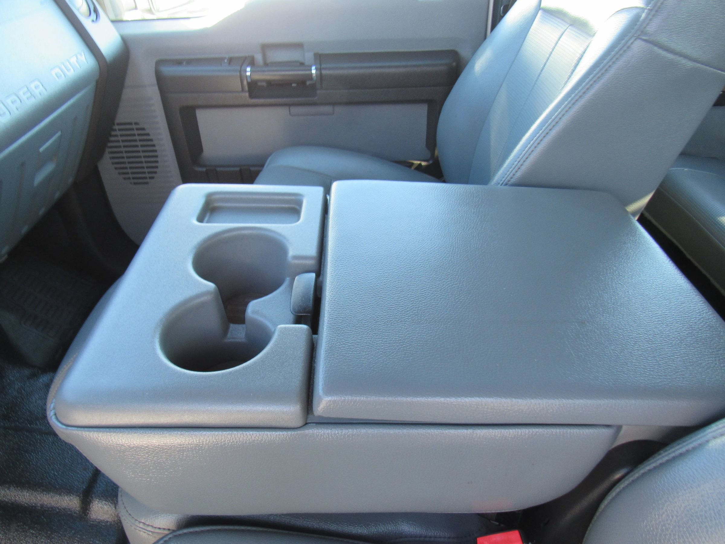 Used 2015 Ford F550 2WD Crew Cab Super Duty image 14