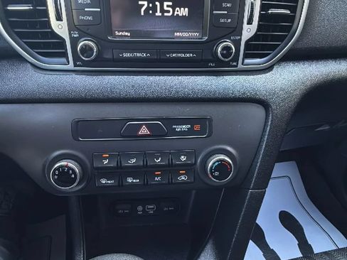 Used 2017 Kia Sportage LX AWD/4WD image 24