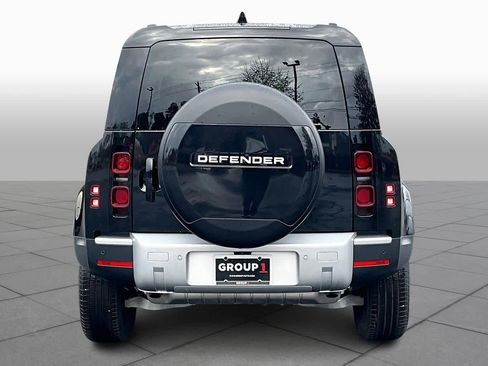 Used 2024 Land Rover Defender 110 S image 5