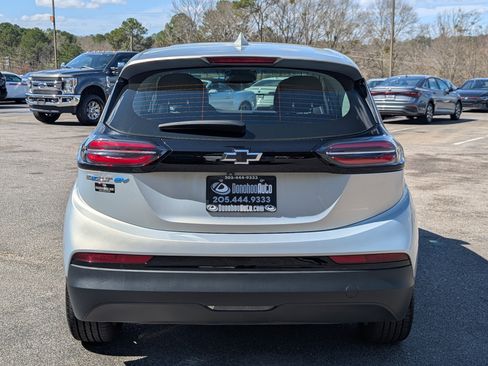 Used 2023 Chevrolet Bolt LT image 8