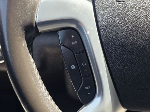 Used 2017 Chevrolet Traverse LT FWD image 13