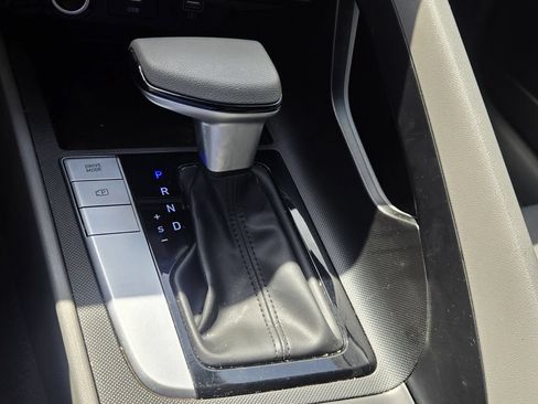Used 2023 Hyundai Elantra SEL FWD image 17