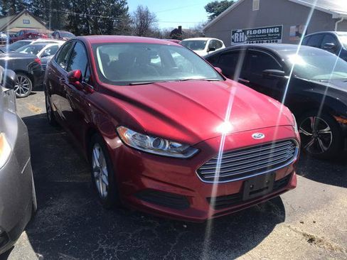 Used 2016 Ford Fusion SE image 1