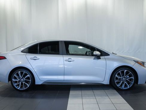Used 2021 Toyota Corolla XSE FWD image 3