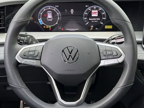 New 2026 Volkswagen Tiguan SE R-Line FWD image 9