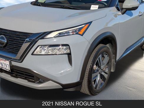Used 2021 Nissan Rogue SL w/ Premium Package image 10
