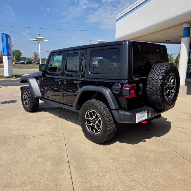 Used 2026 Jeep Wrangler Unlimited Rubicon AWD/4WD image 3