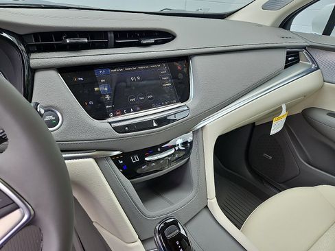 New 2025 Cadillac XT5 Premium Luxury w/ LPO, Floor Liner Package image 13