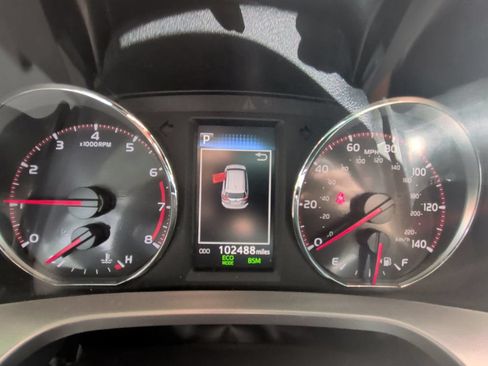 Used 2018 Toyota RAV4 SE w/ Power Extra Value Package FWD image 16