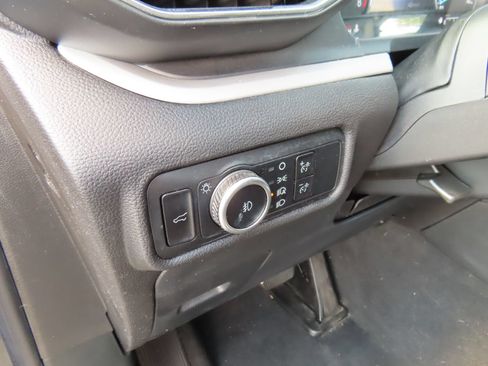 Used 2023 Ford Explorer XLT w/ Equipment Group 202A AWD/4WD image 13
