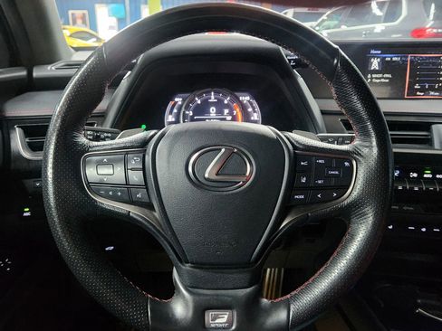 Used 2019 Lexus UX 200 F Sport image 25