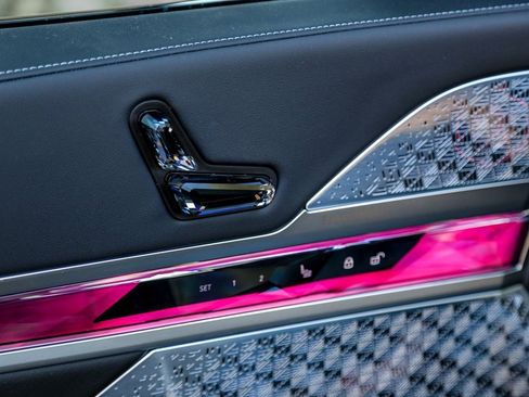 New 2025 BMW 760i xDrive w/ Executive Package image 23