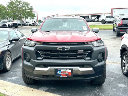 Used 2025 Chevrolet Colorado Trail Boss AWD/4WD image 2
