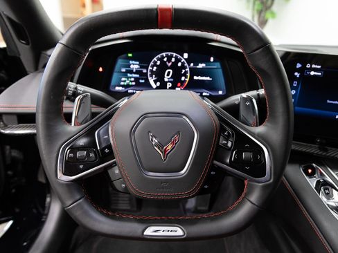 Used 2025 Chevrolet Corvette Z06 RWD image 13