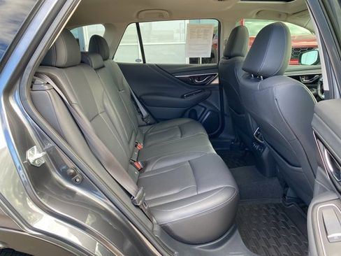 Used 2021 Subaru Outback Limited image 24