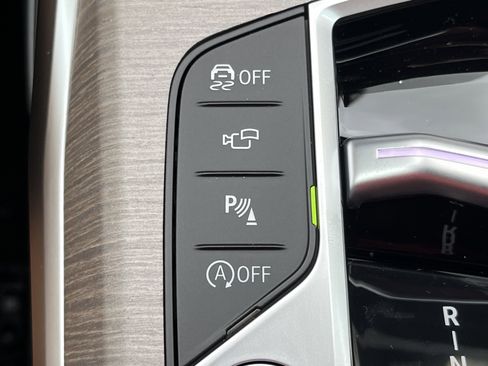 New 2025 BMW 330i Sedan w/ Premium Package image 10