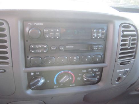 Used 2002 Ford F150 XL RWD image 20