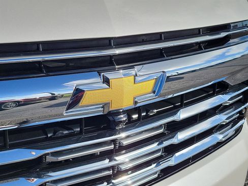 New 2025 Chevrolet Suburban Premier image 29