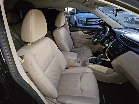 Used 2017 Nissan Rogue S image 29