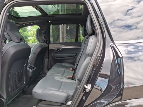 Certified 2023 Volvo XC90 B6 Ultimate w/ Protection Package AWD/4WD image 11