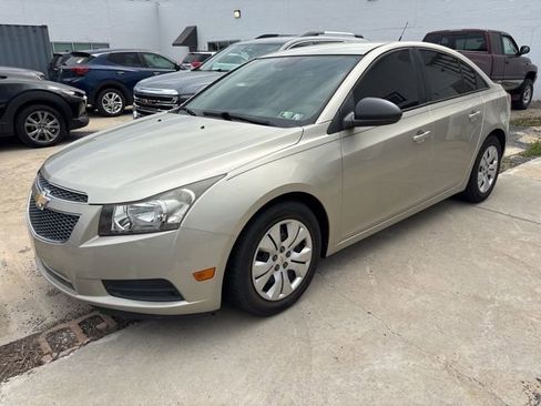 Used 2014 Chevrolet Cruze LS image 1