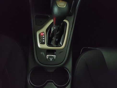 Used 2018 Jeep Cherokee Latitude image 26