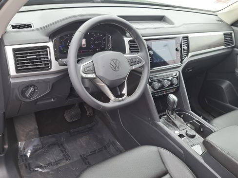 Used 2023 Volkswagen Atlas SE w/ Black Wheel Package AWD/4WD image 17