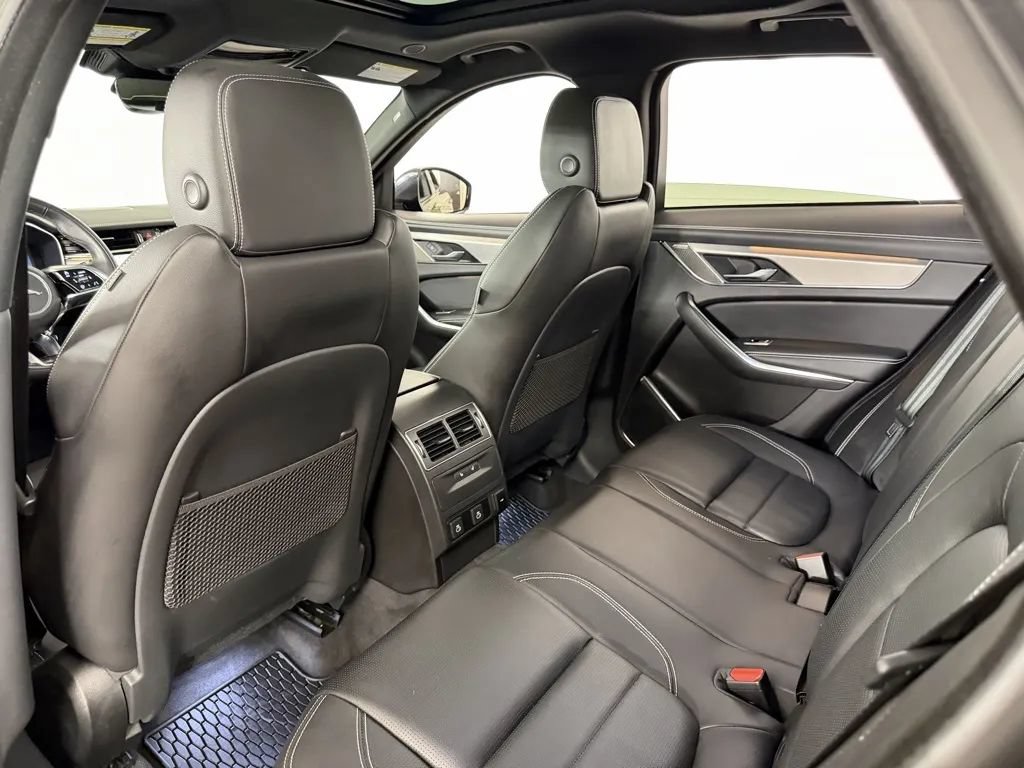 Used 2024 Jaguar F-PACE R-Dynamic S AWD/4WD image 33