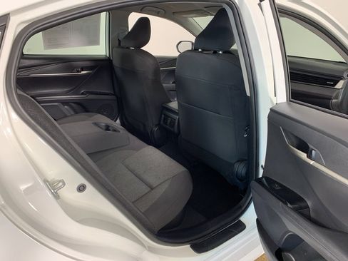 Used 2025 Toyota Camry LE image 24